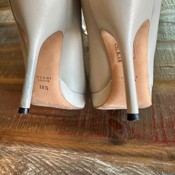 🍾💟🥂AUTHENTIC GUCCI Leather Platform tan/cream Pumps - Great Condition!🍾🥂 - Picture 13 of 16